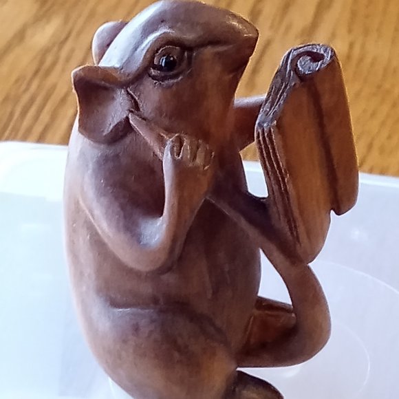 Hand Carved Wood Netsuke - Picture 6 of 9